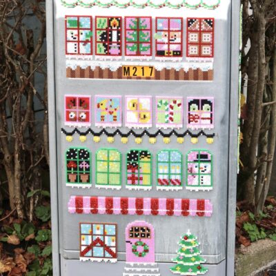 LILLA PÄRLHÄFTET JULFÖNSTER